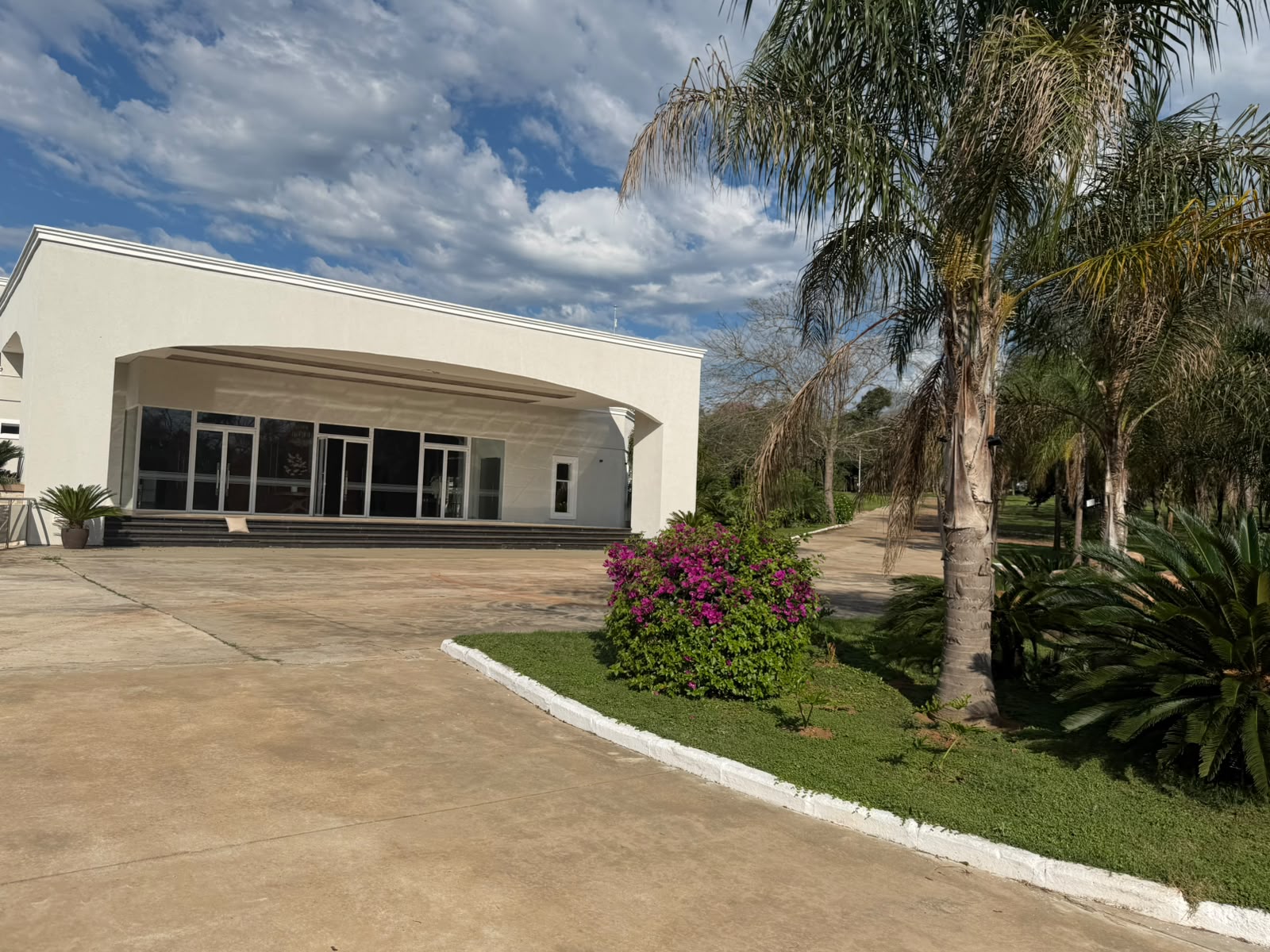 Jardines y exterior de Papalo Resort